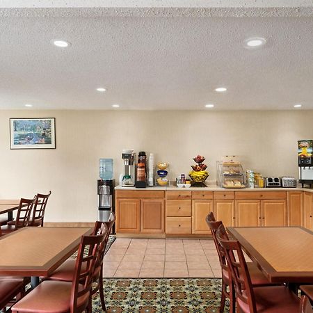The Cayuga Inn At The Finger Lakes Auburn Exterior foto